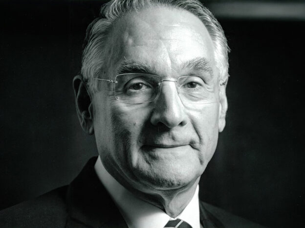 Dr Paul Nisselle.