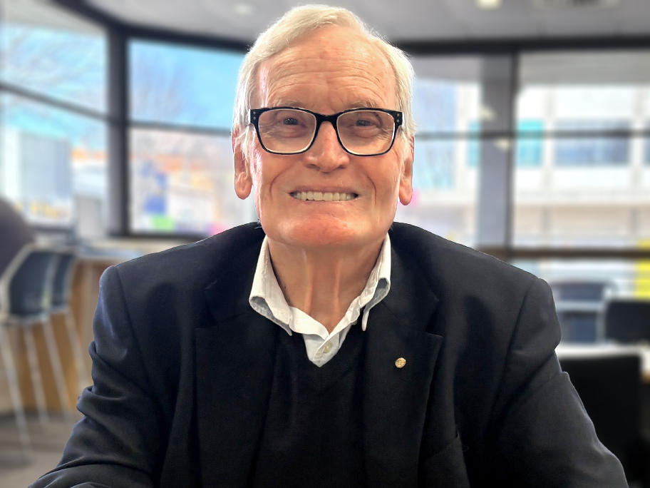 Dr Ian Spencer.
